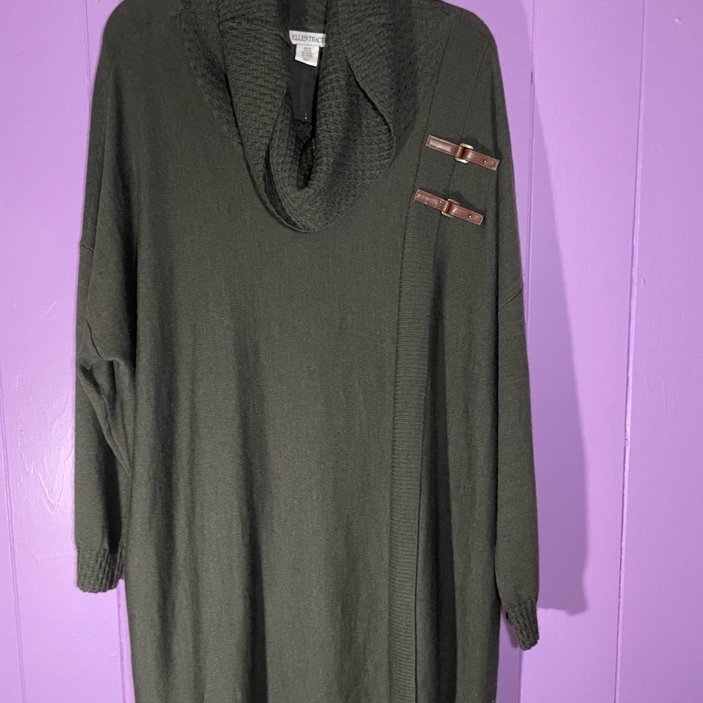 Ellen Tracy Green Cowl Neck Sweater with Elegant Design